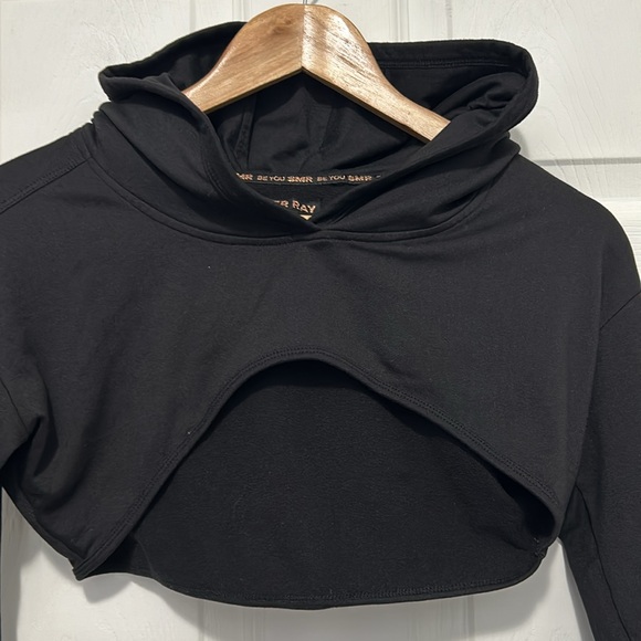 SOMMER RAY hooded crop top. Size S. - Picture 2 of 5